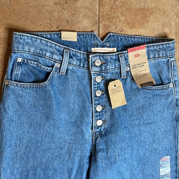 NWT Levi's High Waisted Taper Jeans Mom 31 - Picture 7 of 9